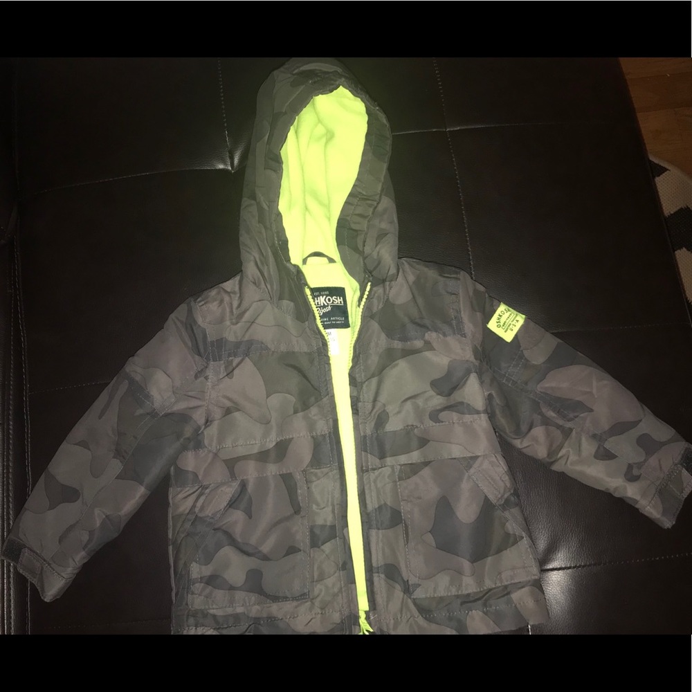 Oshkosh B’Gosh Hooded Camo Jacket Boys Size 18 mo.